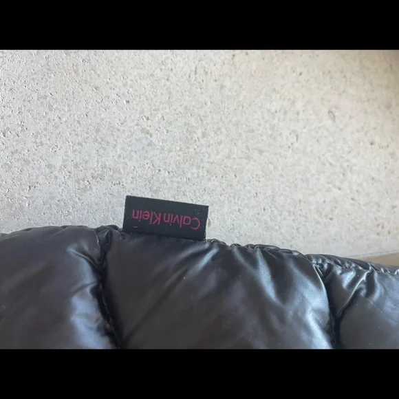 Calvin Klein Lightweight Black Puffer Jacket - Size S - Picture 4 of 4